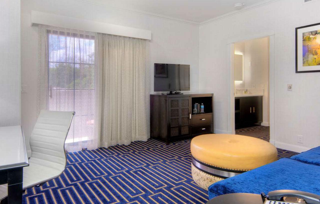 Best Western Plus Palm Court Hotel Davis Ngoại thất bức ảnh