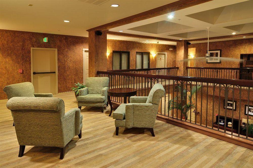 Best Western Plus Palm Court Hotel Davis Ngoại thất bức ảnh