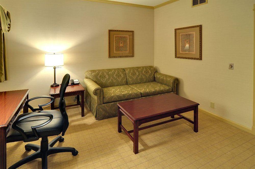 Best Western Plus Palm Court Hotel Davis Ngoại thất bức ảnh