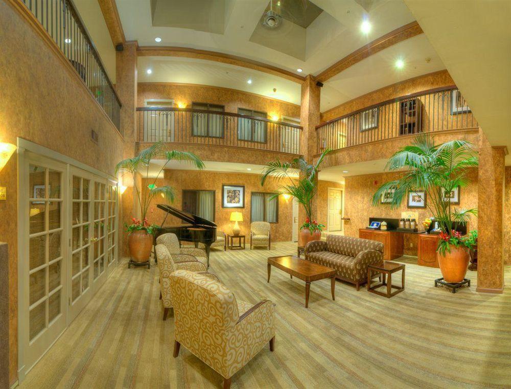 Best Western Plus Palm Court Hotel Davis Ngoại thất bức ảnh