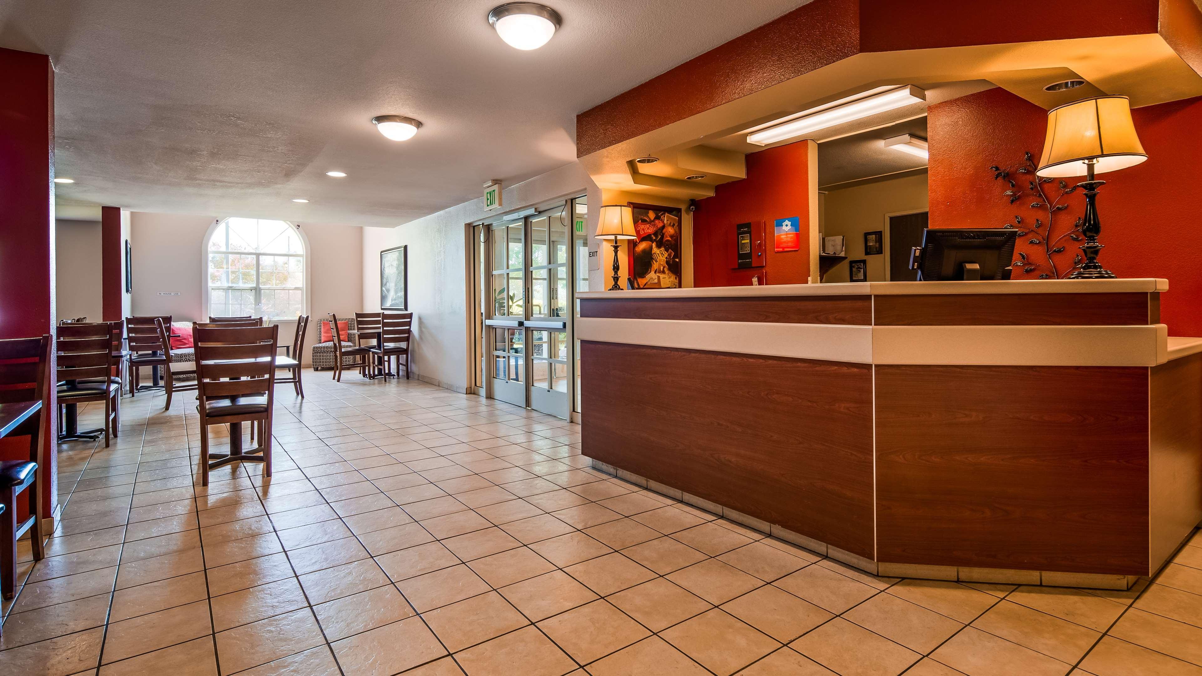Best Western Plus Palm Court Hotel Davis Ngoại thất bức ảnh