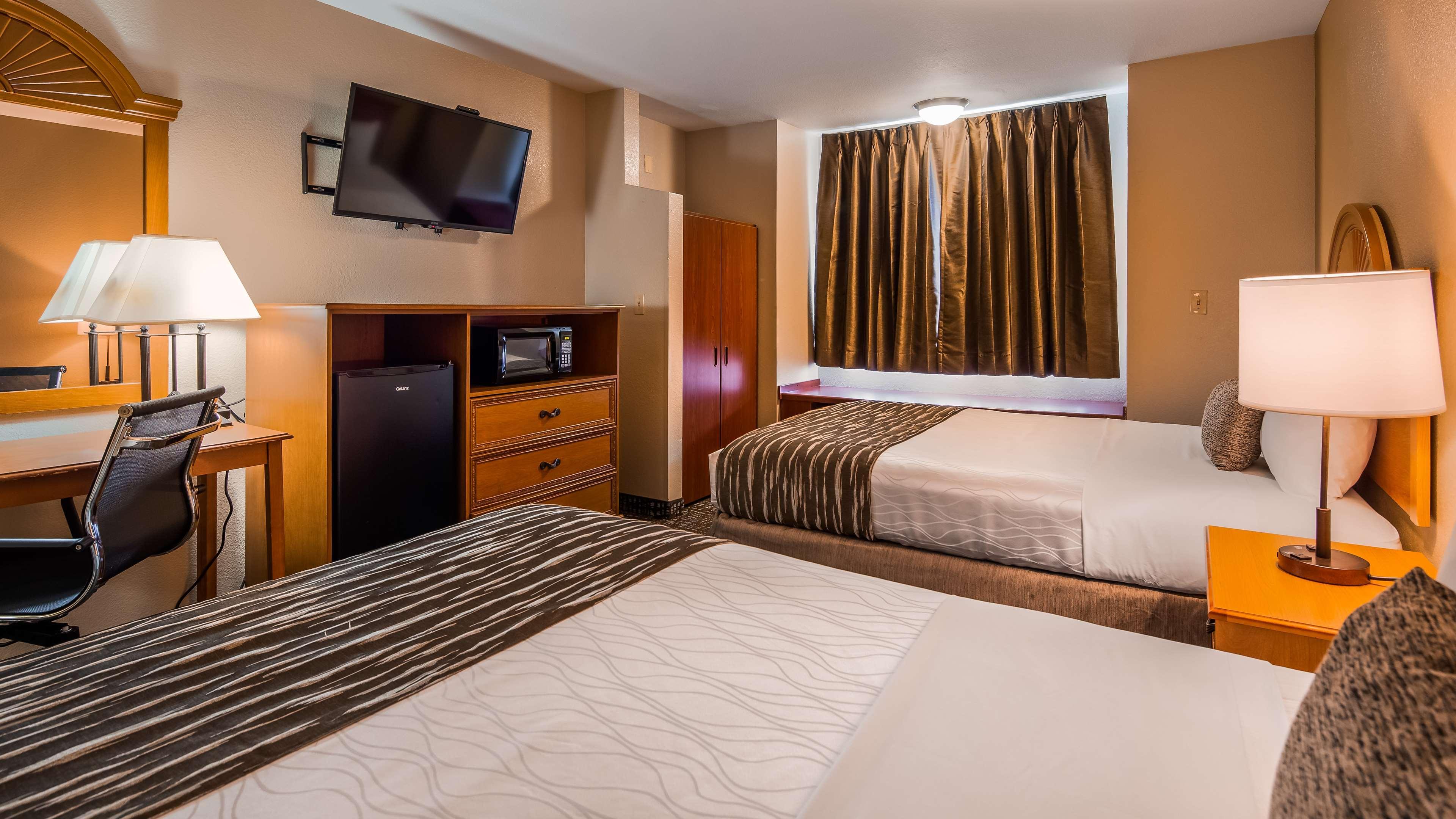 Best Western Plus Palm Court Hotel Davis Ngoại thất bức ảnh