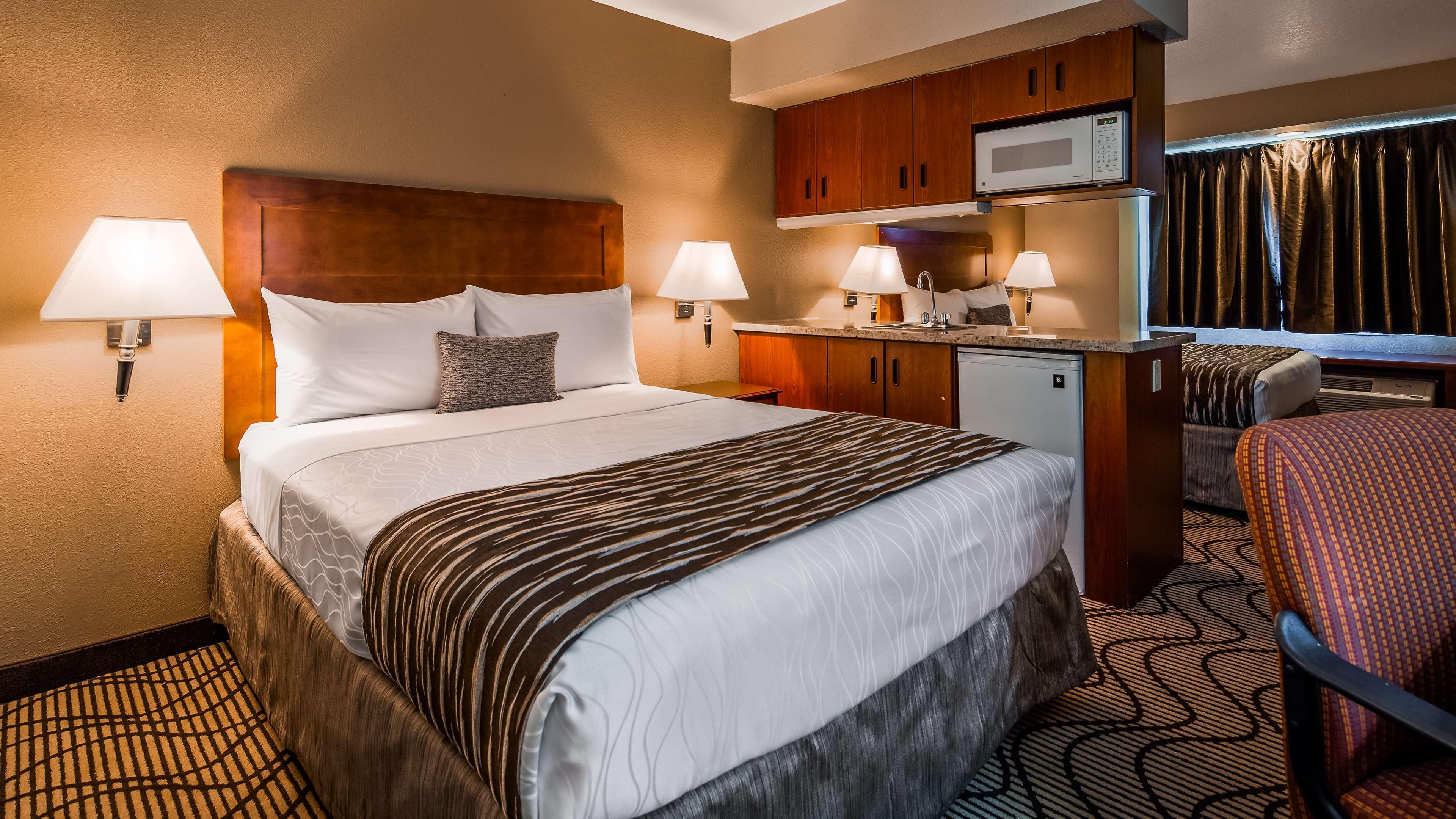 Best Western Plus Palm Court Hotel Davis Ngoại thất bức ảnh