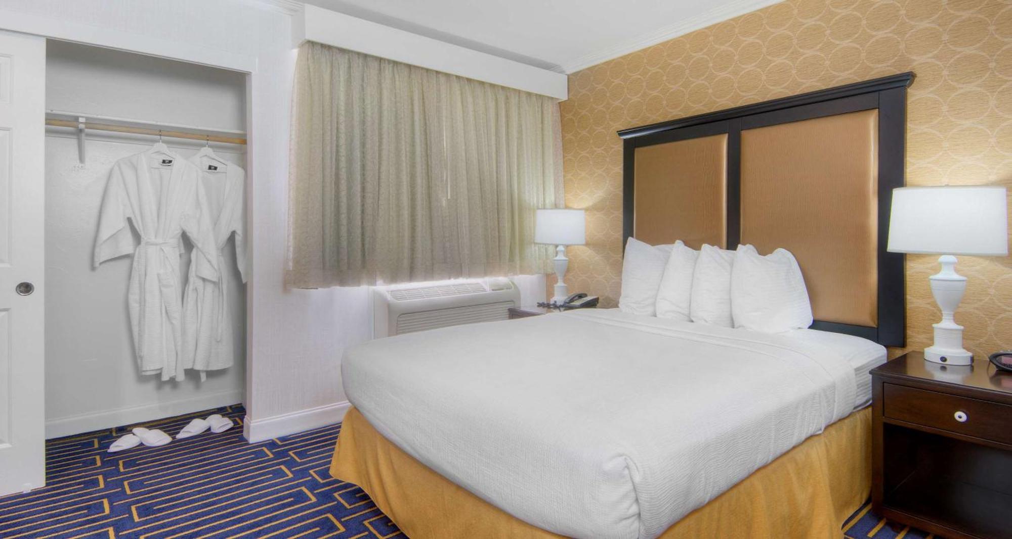 Best Western Plus Palm Court Hotel Davis Ngoại thất bức ảnh