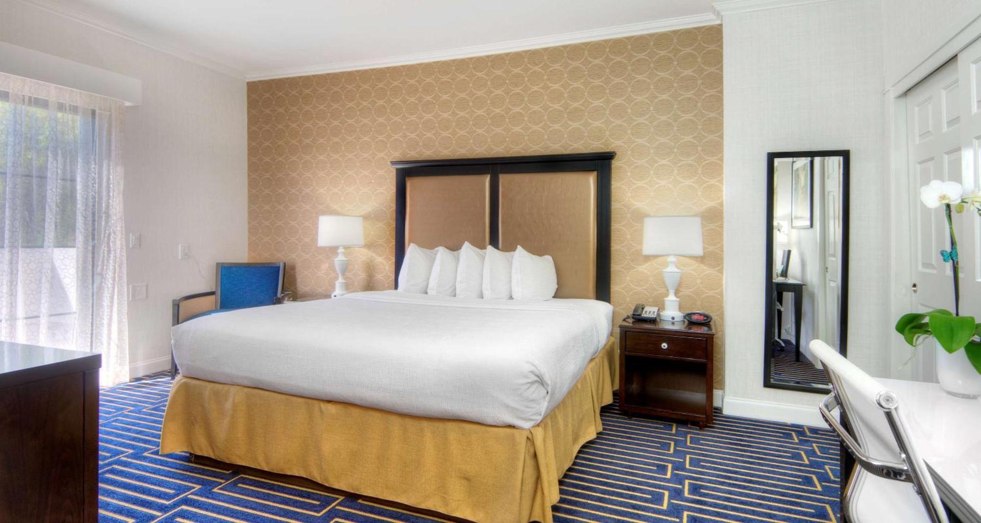 Best Western Plus Palm Court Hotel Davis Ngoại thất bức ảnh