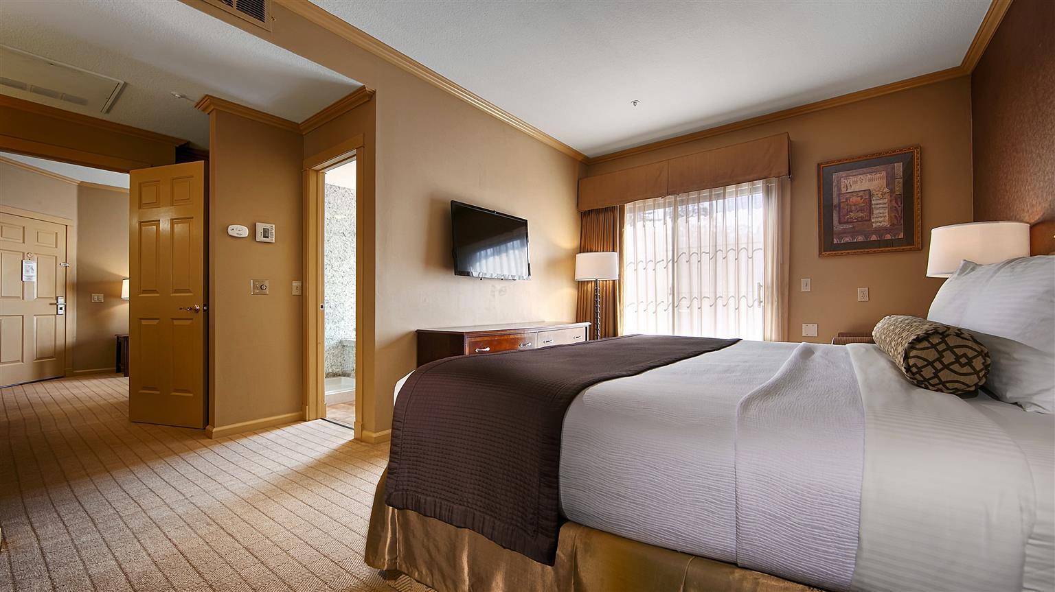 Best Western Plus Palm Court Hotel Davis Ngoại thất bức ảnh