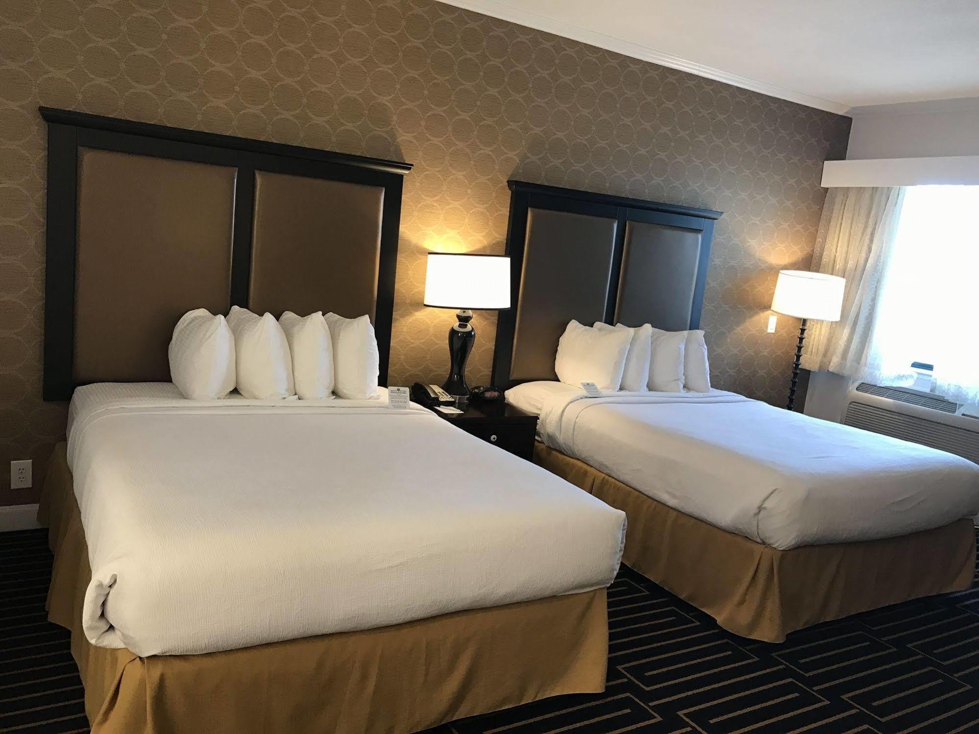 Best Western Plus Palm Court Hotel Davis Ngoại thất bức ảnh